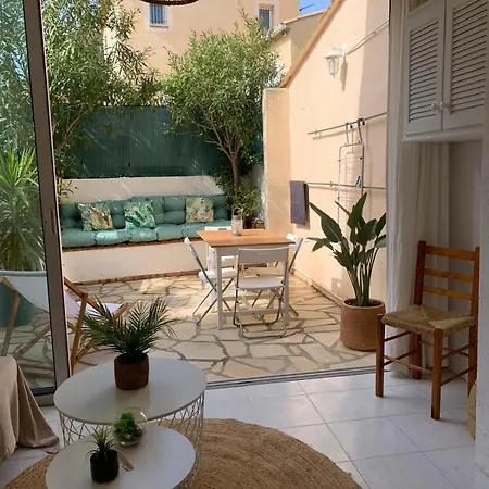 Bright With Small Terrace Apartment Fréjus