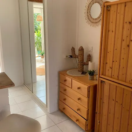 Bright With Small Terrace Apartment Fréjus