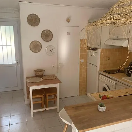 Bright With Small Terrace Apartment