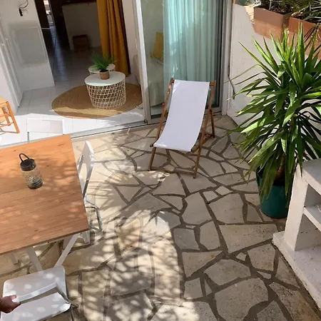 Bright With Small Terrace *