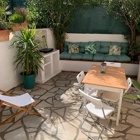 Bright With Small Terrace *